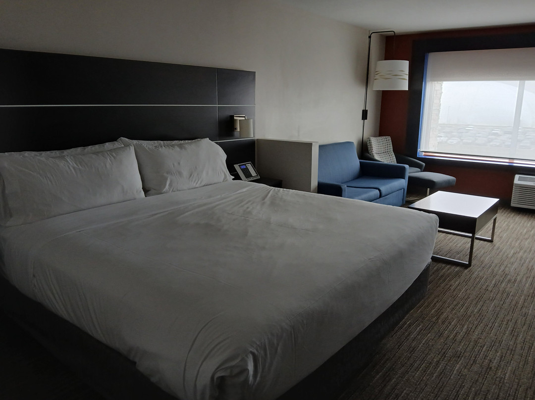 Holiday Inn Express & Suites Bensenville - O'hare By IHG主图