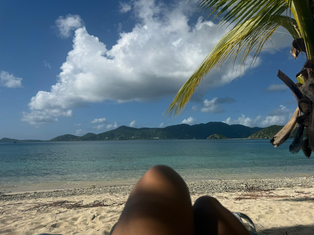 Hansen Bay Beach景点图片