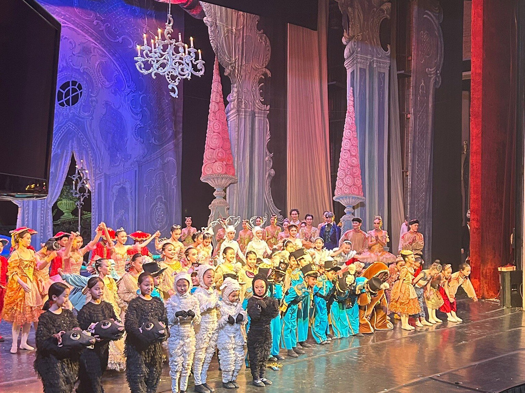 State Academic Theatre Of Opera And Dance-乌兰巴托必去景点