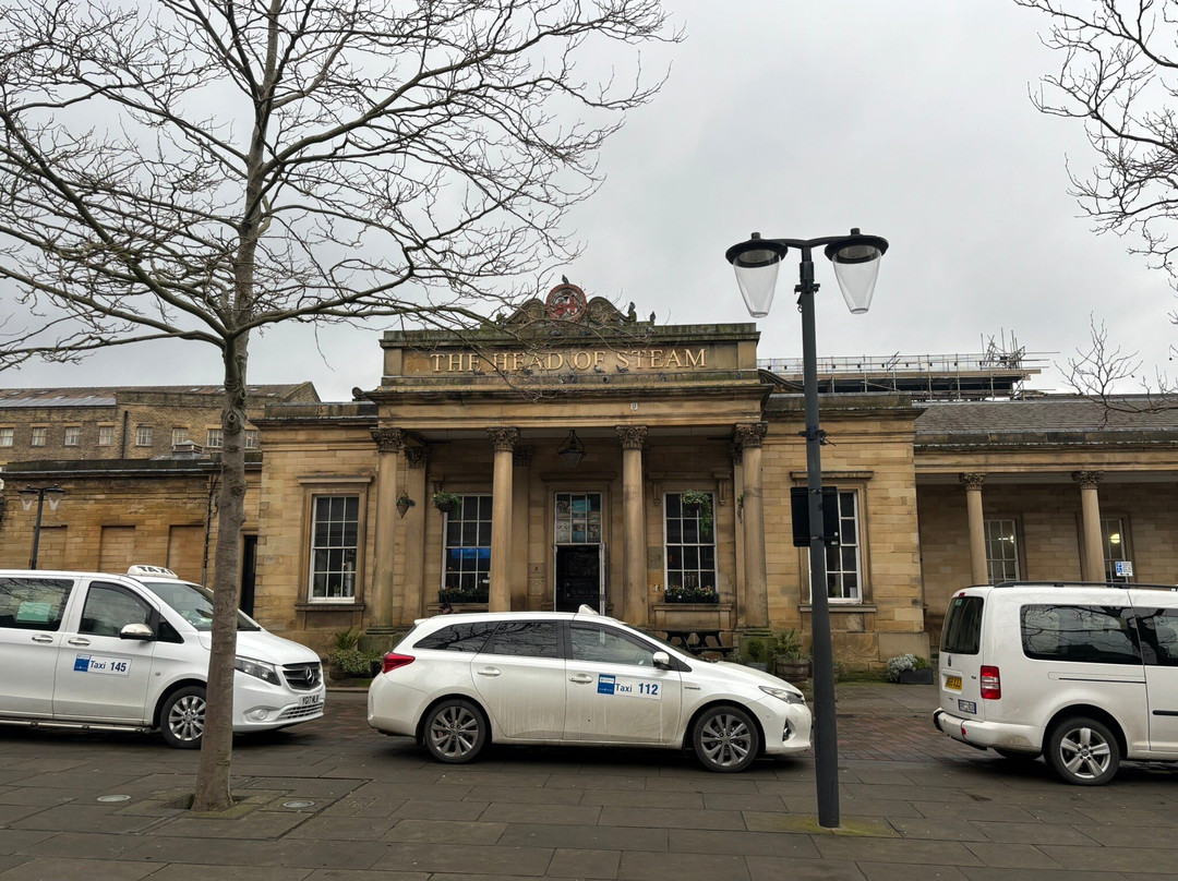 Huddersfield Railway Station景点图片