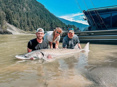 Hooked Up Sturgeon Fishing Adventures-奇利瓦克必去景点