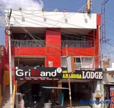 SPOT ON 43256 Hotel Anandha