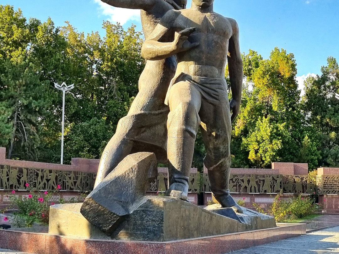 Courage Earthquake Memorial-塔什干必去景点