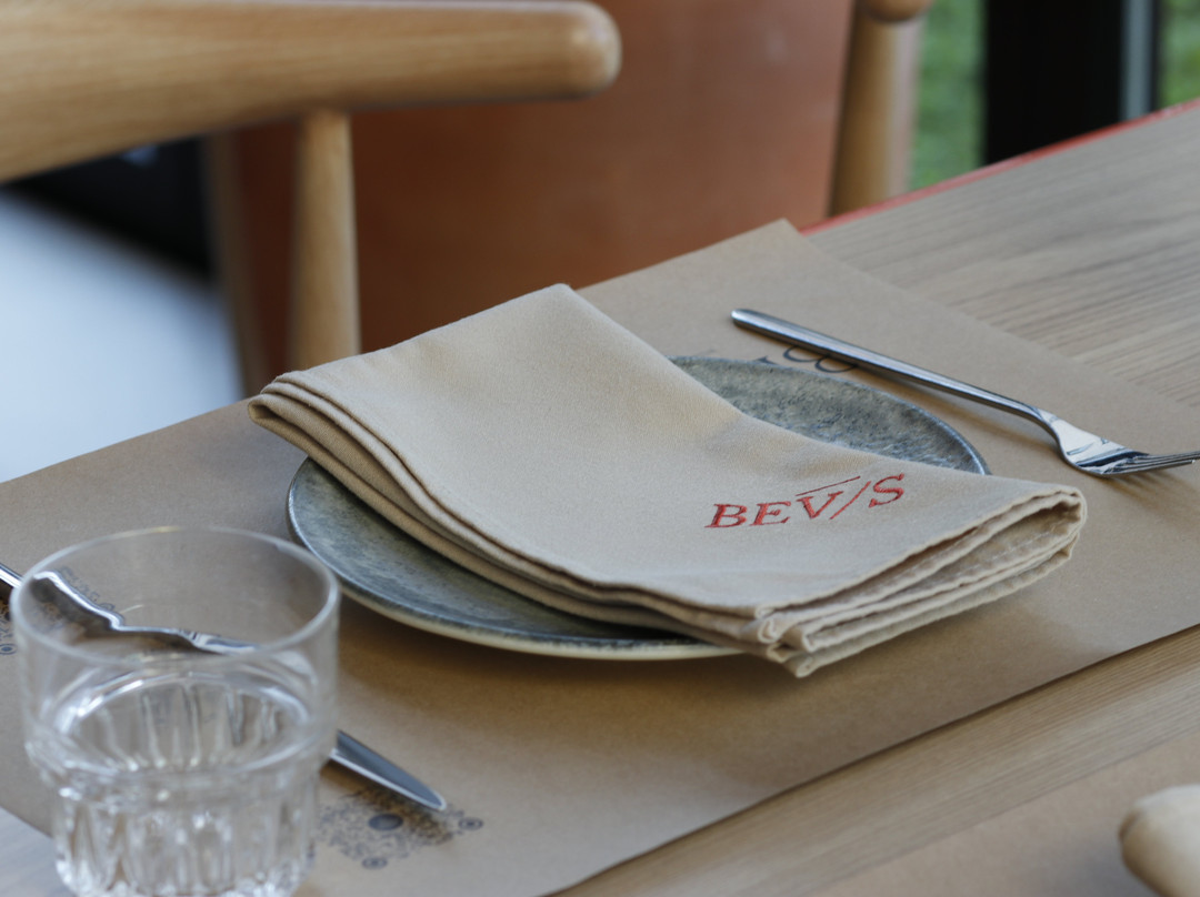 Bev/s Restaurant