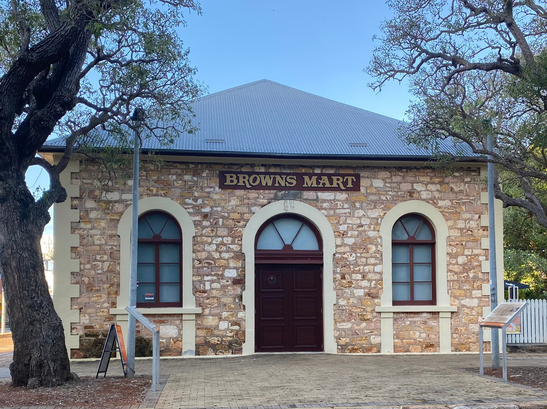 Brown's Mart Theatre-达尔文市必去景点