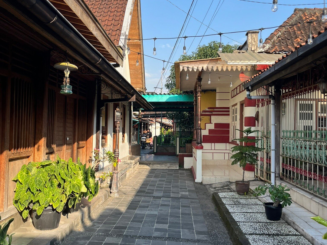 Between Two Gates景点图片