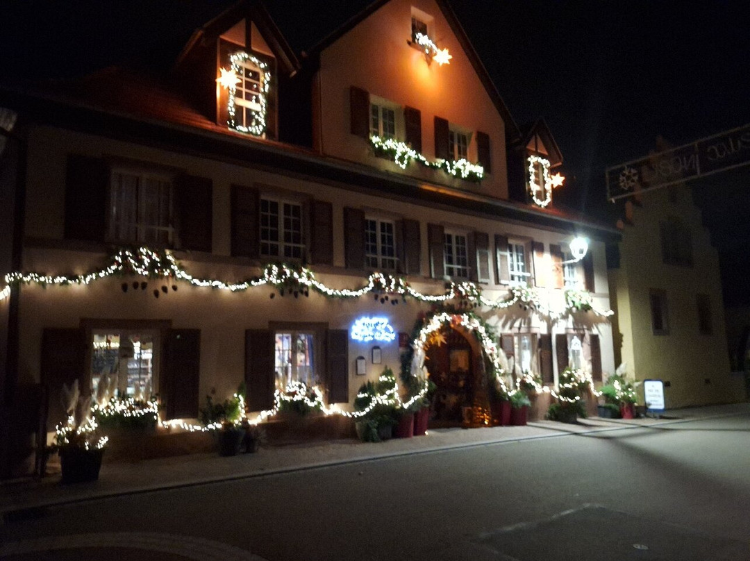 Au Fief Du Chateau主图