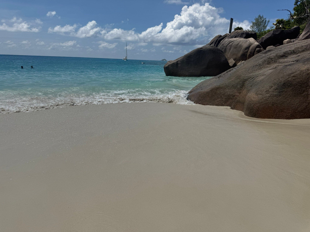 Coconut Services-Baie Ste Anne必去景点