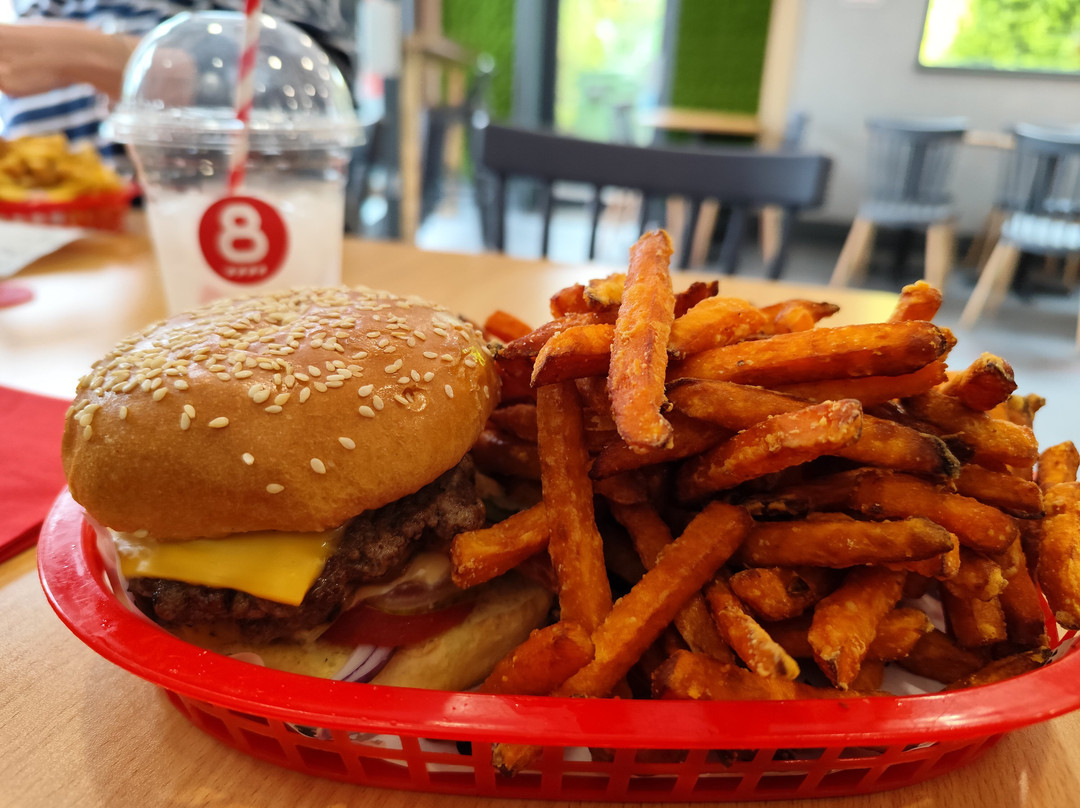 No. 8 Burgers N Shakes