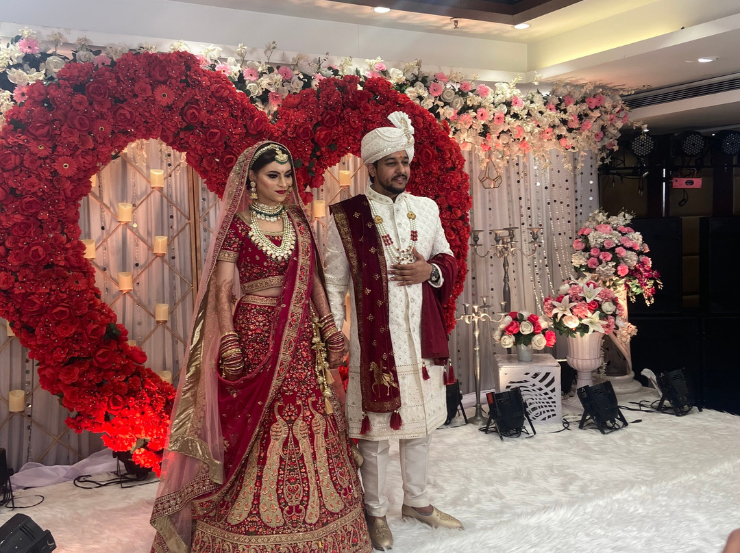 The Byke Suraj Plaza主图