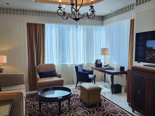 阿布扎比瑞吉酒店主图