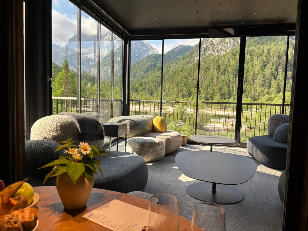 Milka Boutique Hotel & Restaurant主图