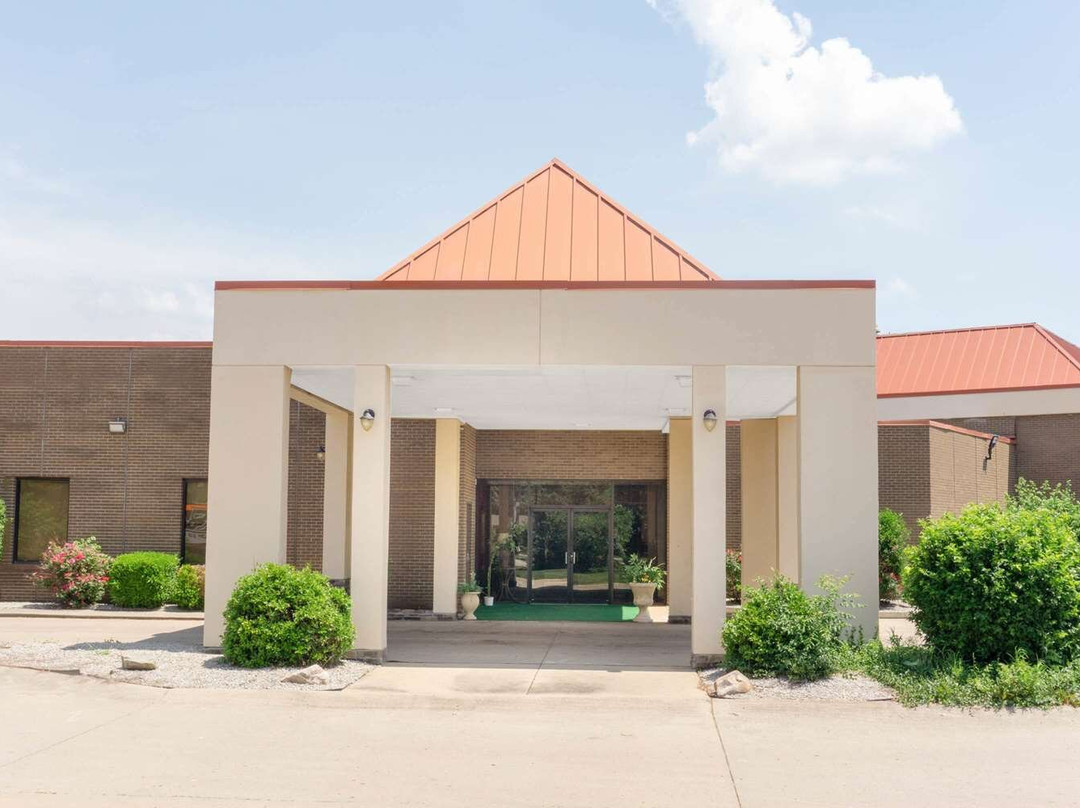 Shandon酒店住宿-Super 8 by Wyndham Harrison OH