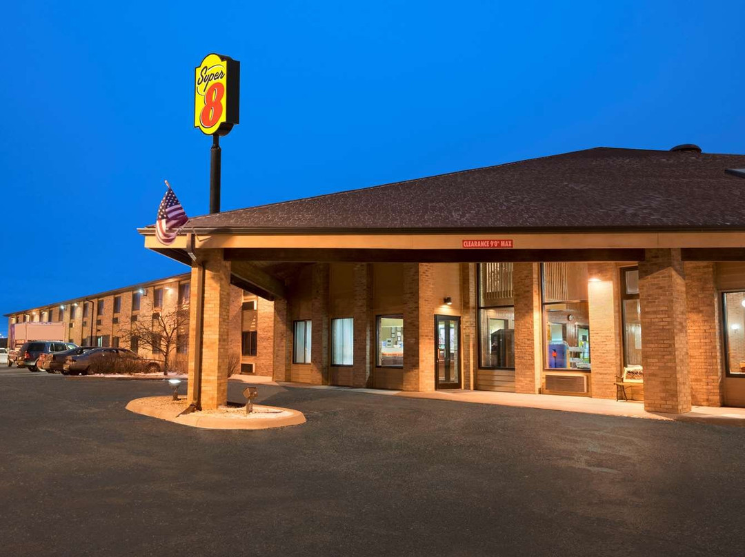 Luxemburg酒店住宿-Super 8 by Wyndham Green Bay I-43 Bus. Park