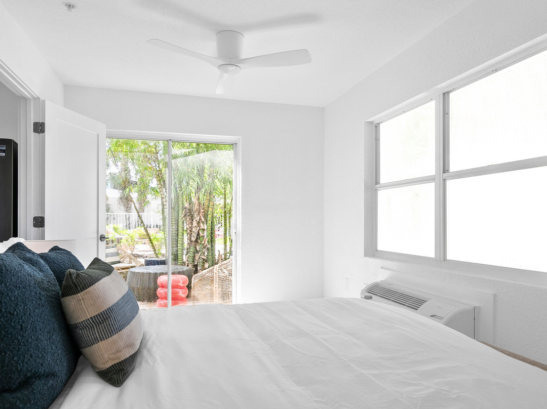 The Sea Spray Resort主图