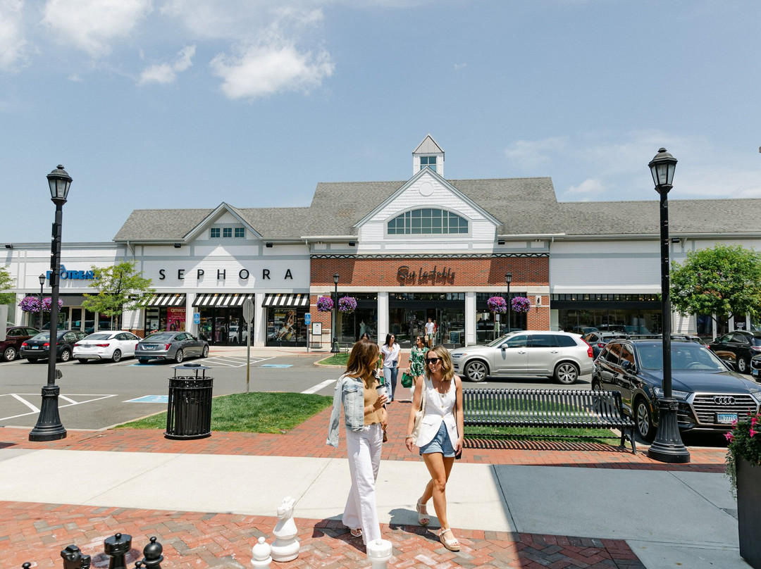 The Shoppes at Farmington Valley-Canton必去景点