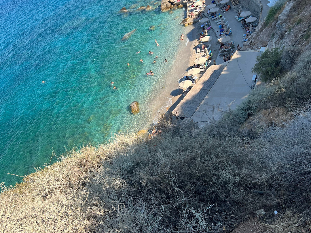 Chelidoni Beach-Palaiokastro必去景点