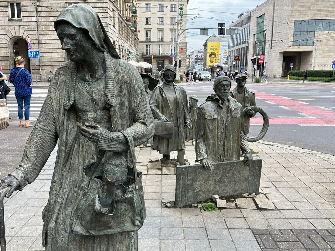 Monument to the Anonymous Passerby-弗罗茨瓦夫必去景点