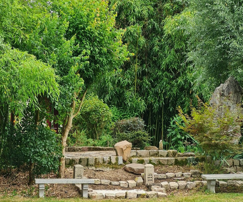 Jardin Yili-Saint-Remy-l'Honore必去景点