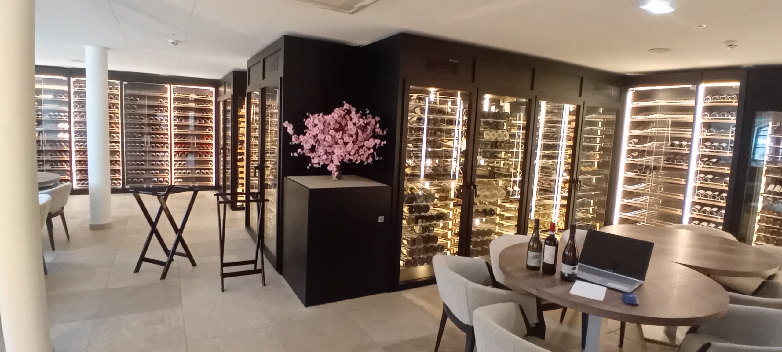 阿巴耶维勒内弗酒店-官方