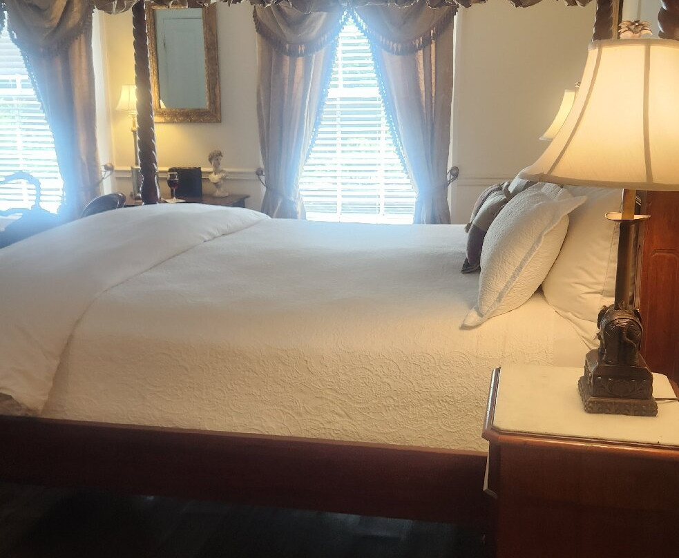 The Burn Luxury Inn主图