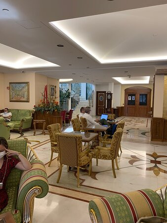 马科尼酒店主图