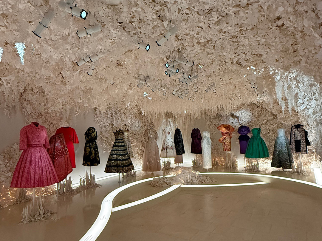 SCAD Lacoste-Lacoste必去景点