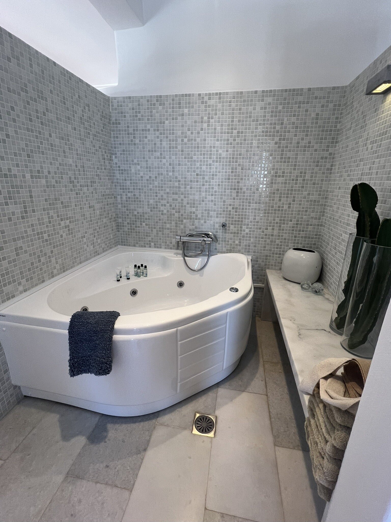 卡纳勒客房&套房酒店-官方