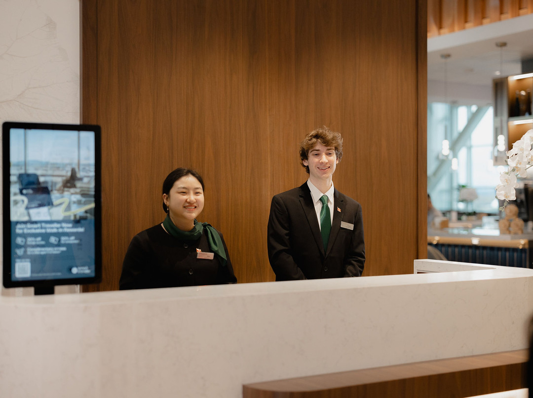 Plaza Premium First (International Departures, Pier D)-里士满必去景点