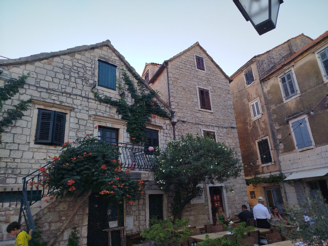 Starigrad - Central Dalmatia Croatia - Theme Trails-史塔瑞格雷德必去景点