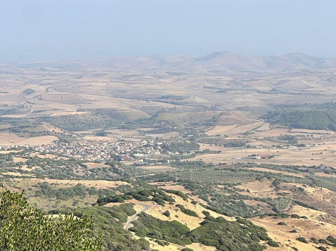 Cantina Su'entu-Sanluri必去景点