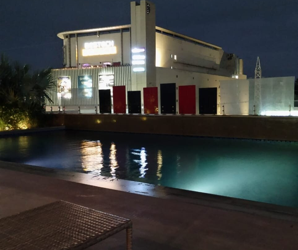 Radisson RED Chandigarh Mohali主图