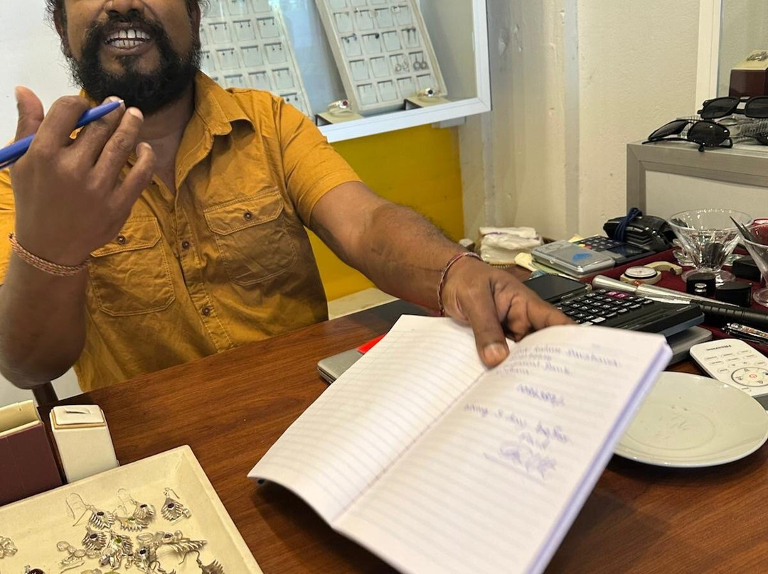 Sandun Gems And Clothings-Trincomalee必去景点