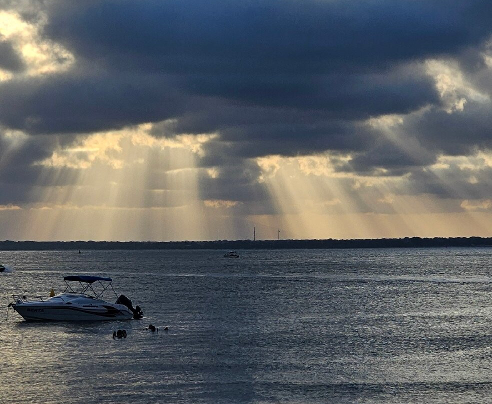 Praia Encantadas-Ilha do Mel必去景点