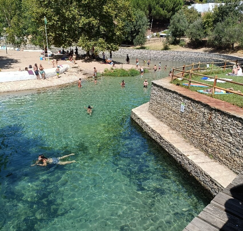 Praia Fluvial dos Olhos d'Agua-Alcanena必去景点