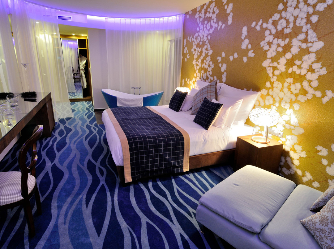 Hotel Cascade Resort & Spa主图