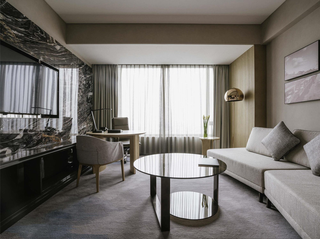 上海卓越铂尔曼大酒店主图