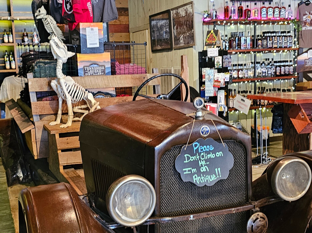 Tennessee Legend Distillery - Winfield Dunn Parkway-塞维尔维尔必去景点