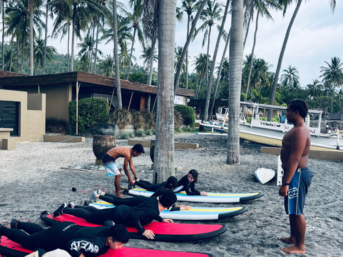 Rizki Surf Coach-Senggigi必去景点