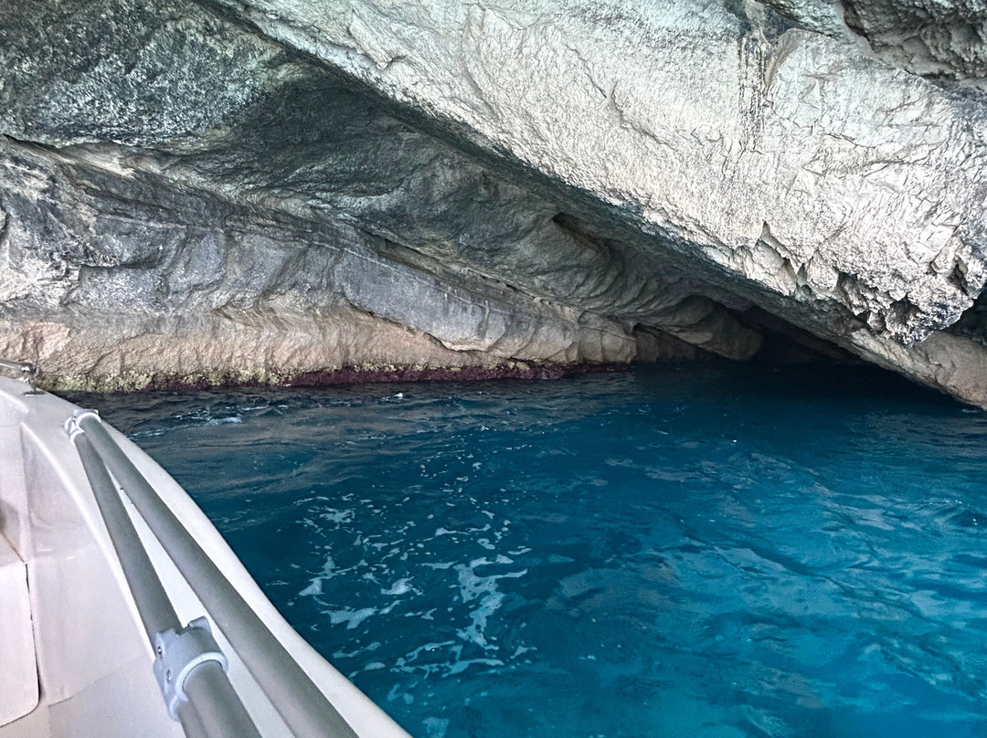 Shipwreck Boat Rentals by Nicol-Anafonitria必去景点