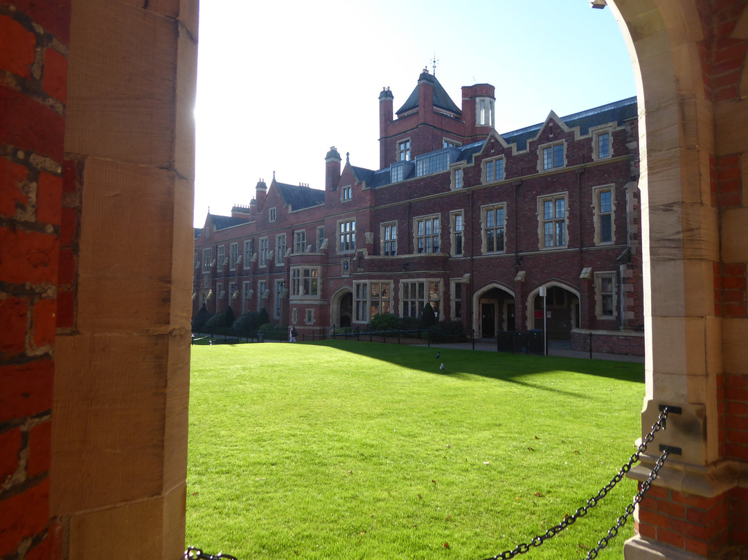 Queen's University-贝尔法斯特必去景点