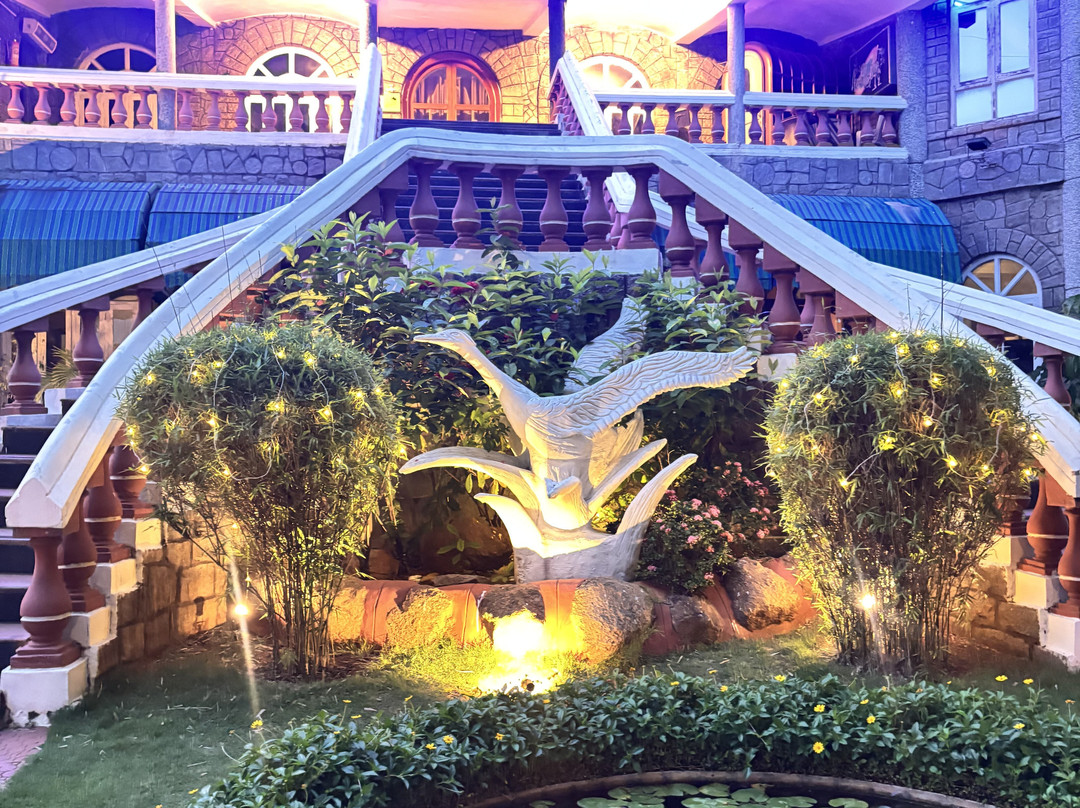 名流俱乐部酒店主图