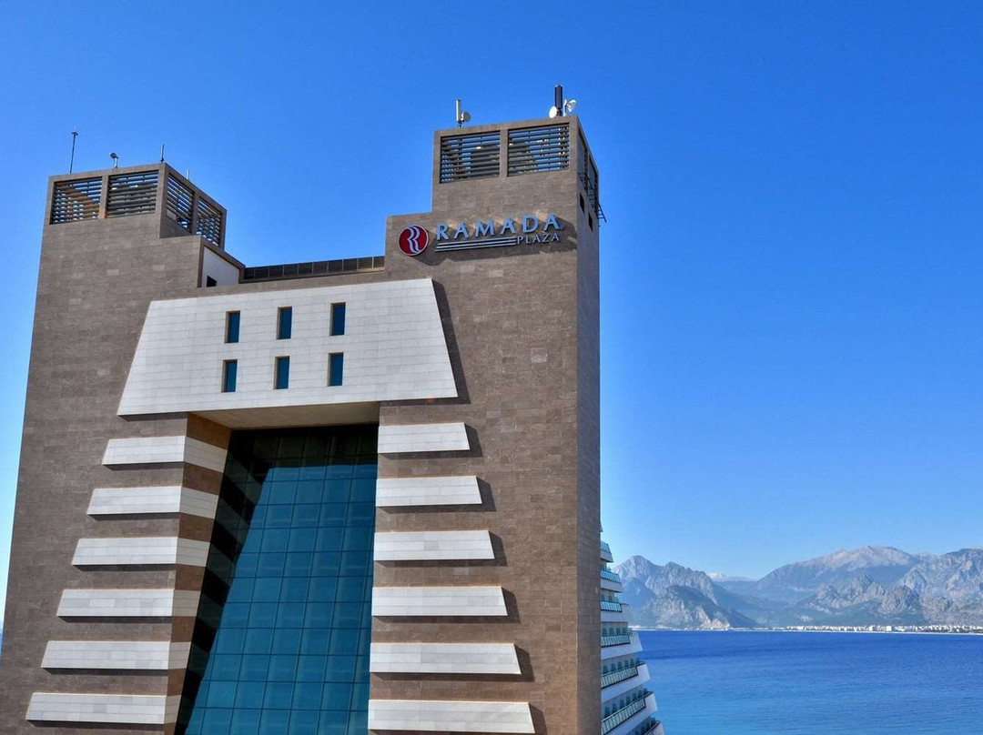 安塔利亚华美达广场酒店