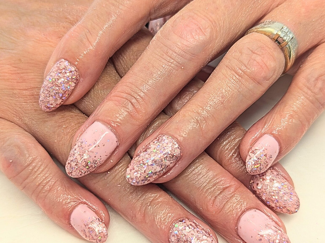 Bare Nailscessity-东考斯必去景点