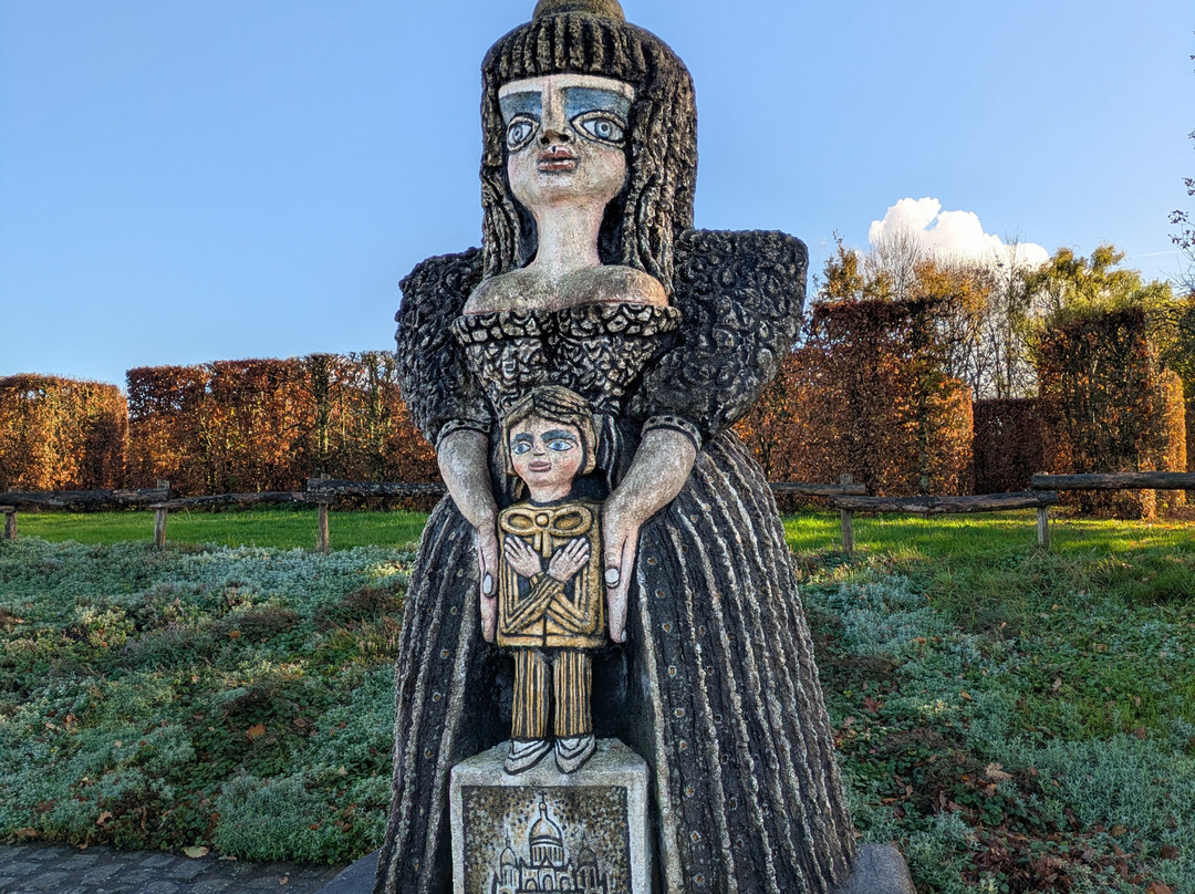 Musée Robert Tatin-Cosse le Vivien必去景点