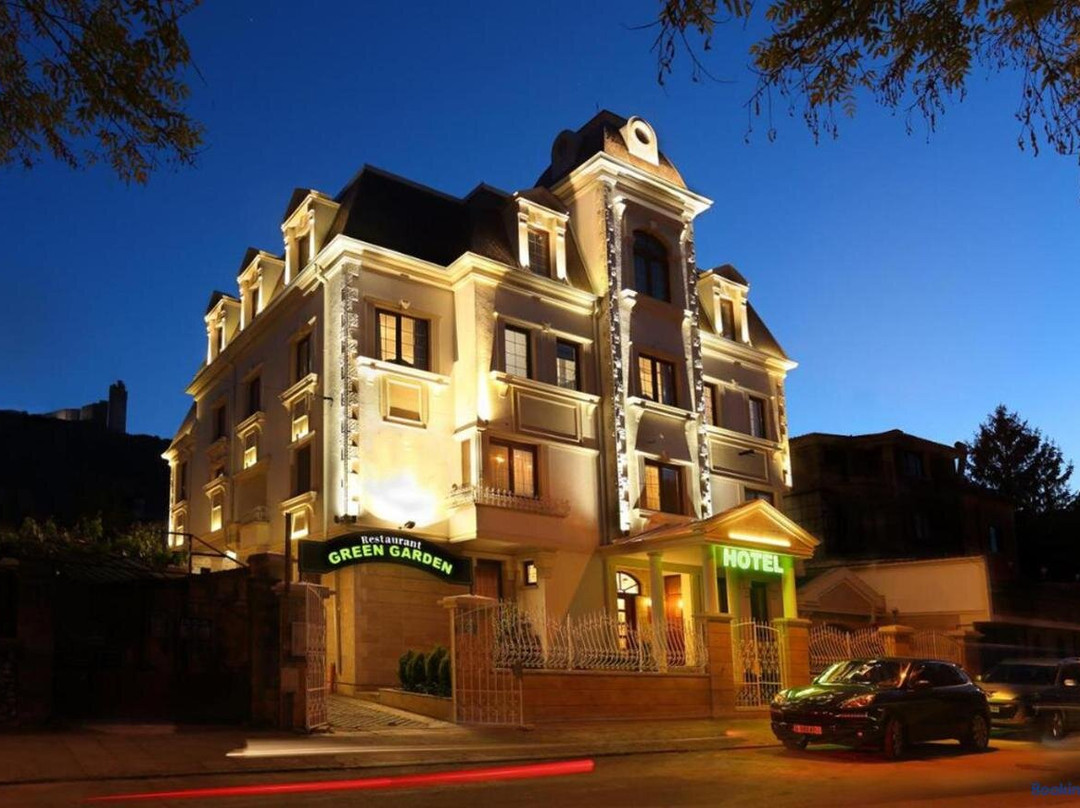 Komunari酒店住宿-Green Palace Hotel