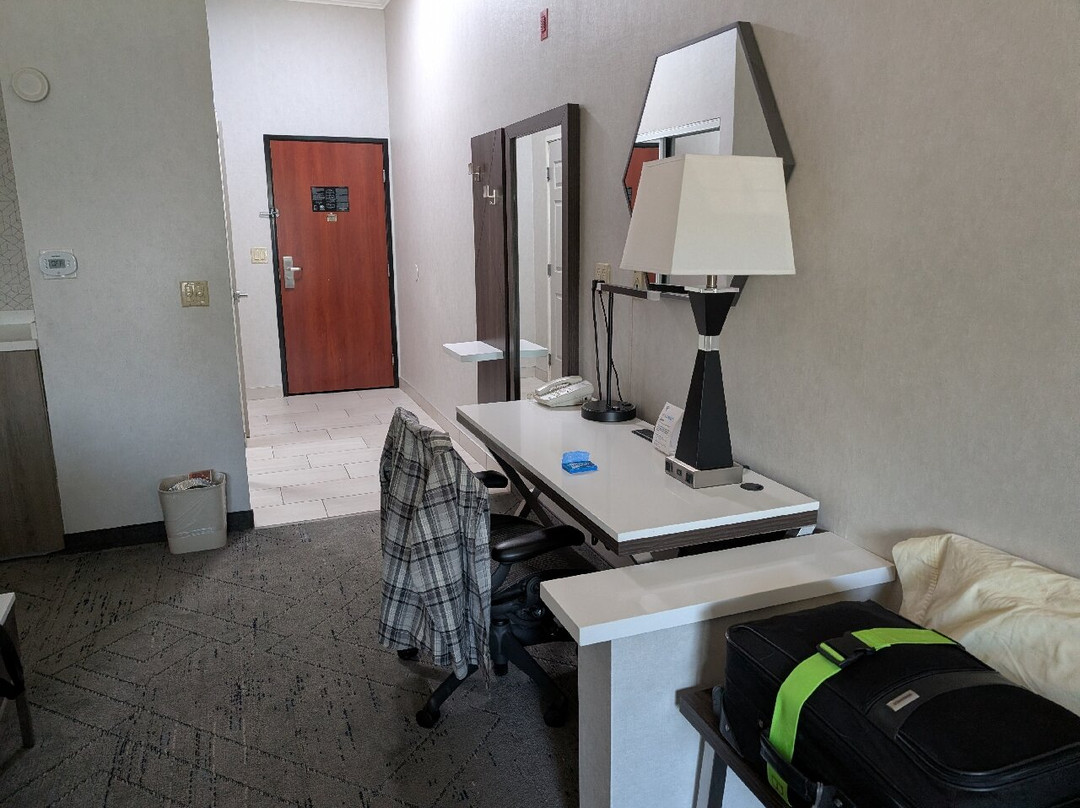 Holiday Inn Express & Suites Bakersfield Central by IHG主图