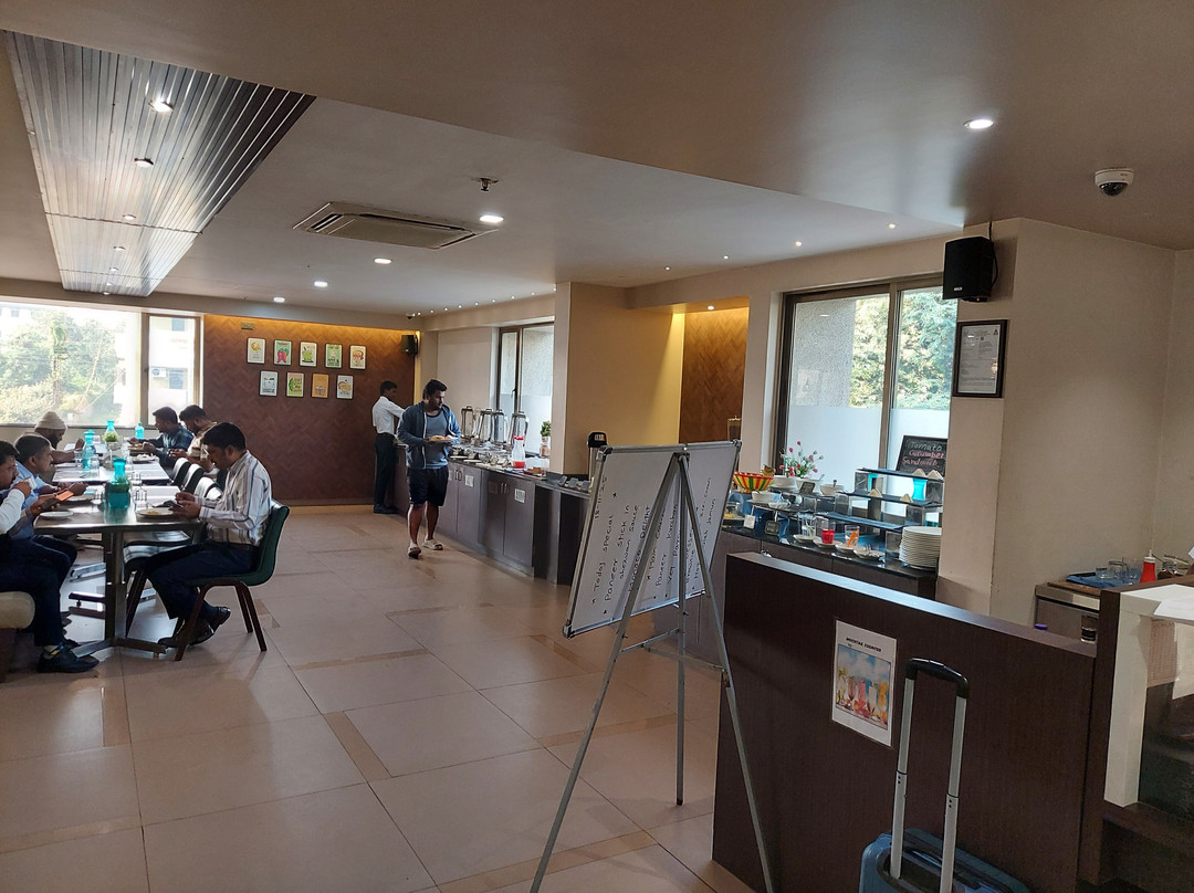 Kyriad Hotel Solapur by OTHPL主图