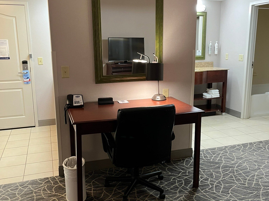 Hampton Inn & Suites Berkshires Lenox主图