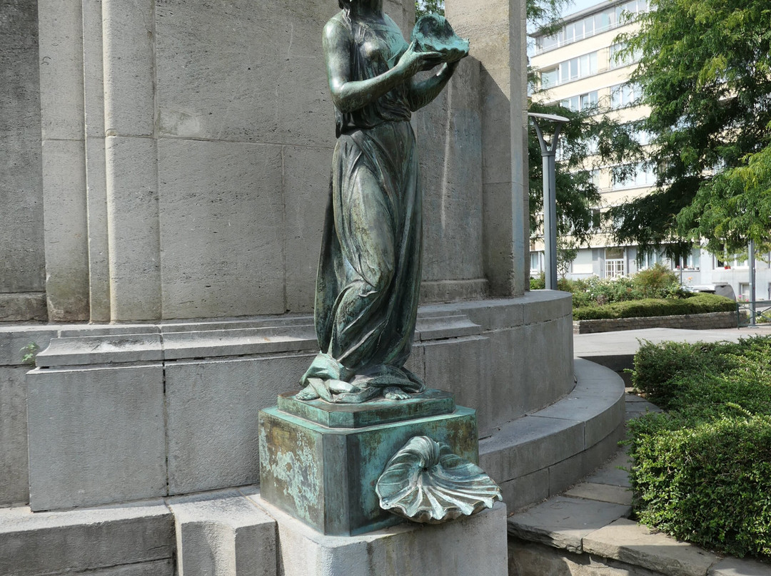 Mémorial Louis Schmidt-艾特贝克必去景点